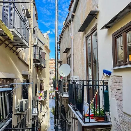 Apartment Charming House In The Historic Center Of Palermo