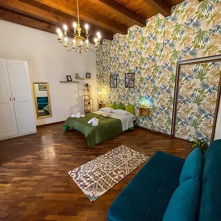 Charming House In The Historic Center Of Apartment