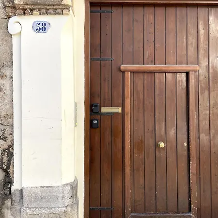 Charming House In The Historic Center Of Apartment Palermo