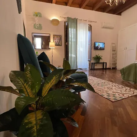 Apartment Charming House In The Historic Center Of Palermo